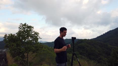 Photographer-giving-instructions-during-an-on-location-photo-shoot