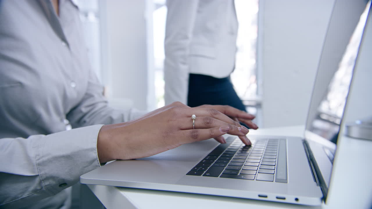 volviendo al trabajo.