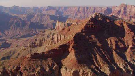 Schöne-Antenne-über-Dem-Rand-Des-Grand-Canyon-Im-Morgengrauen-1