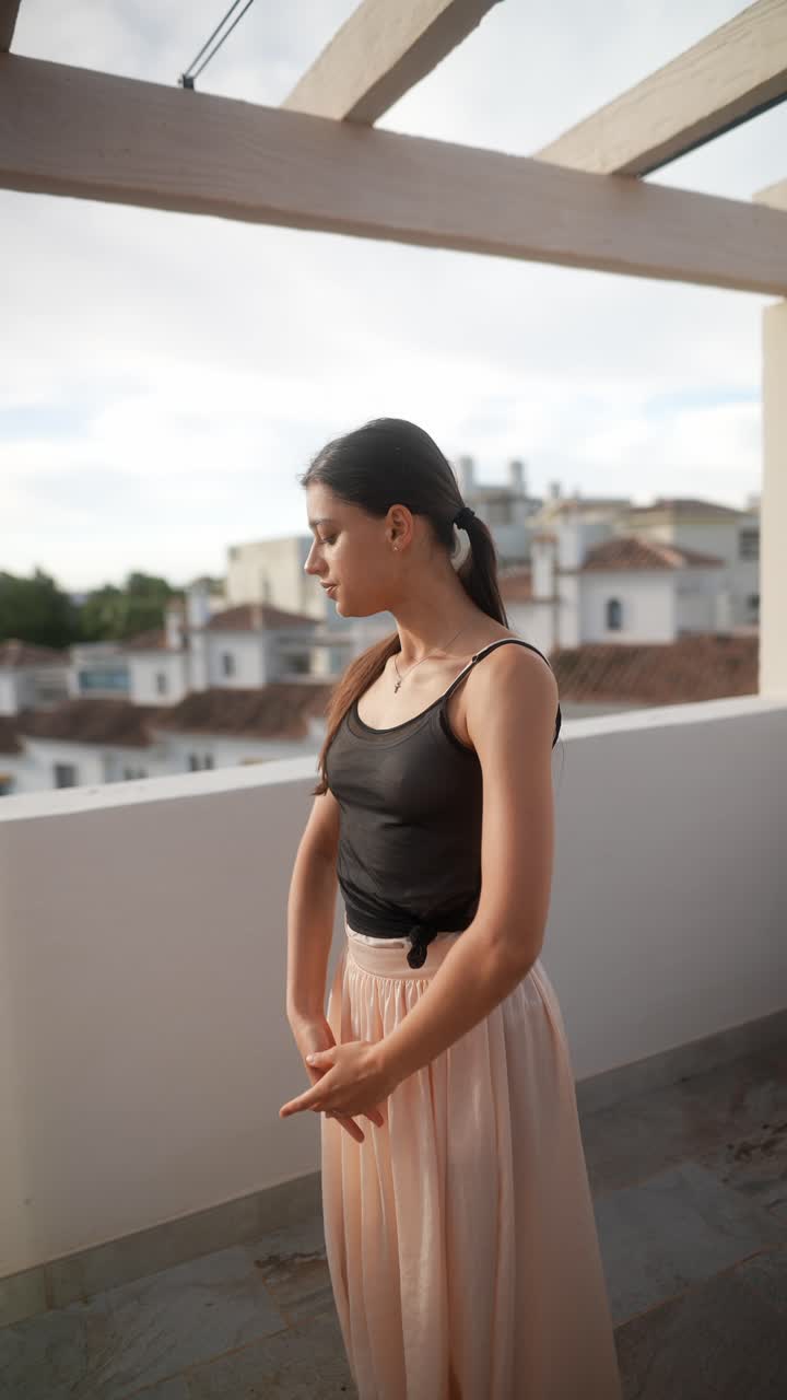 bailarina de ballet en el techo