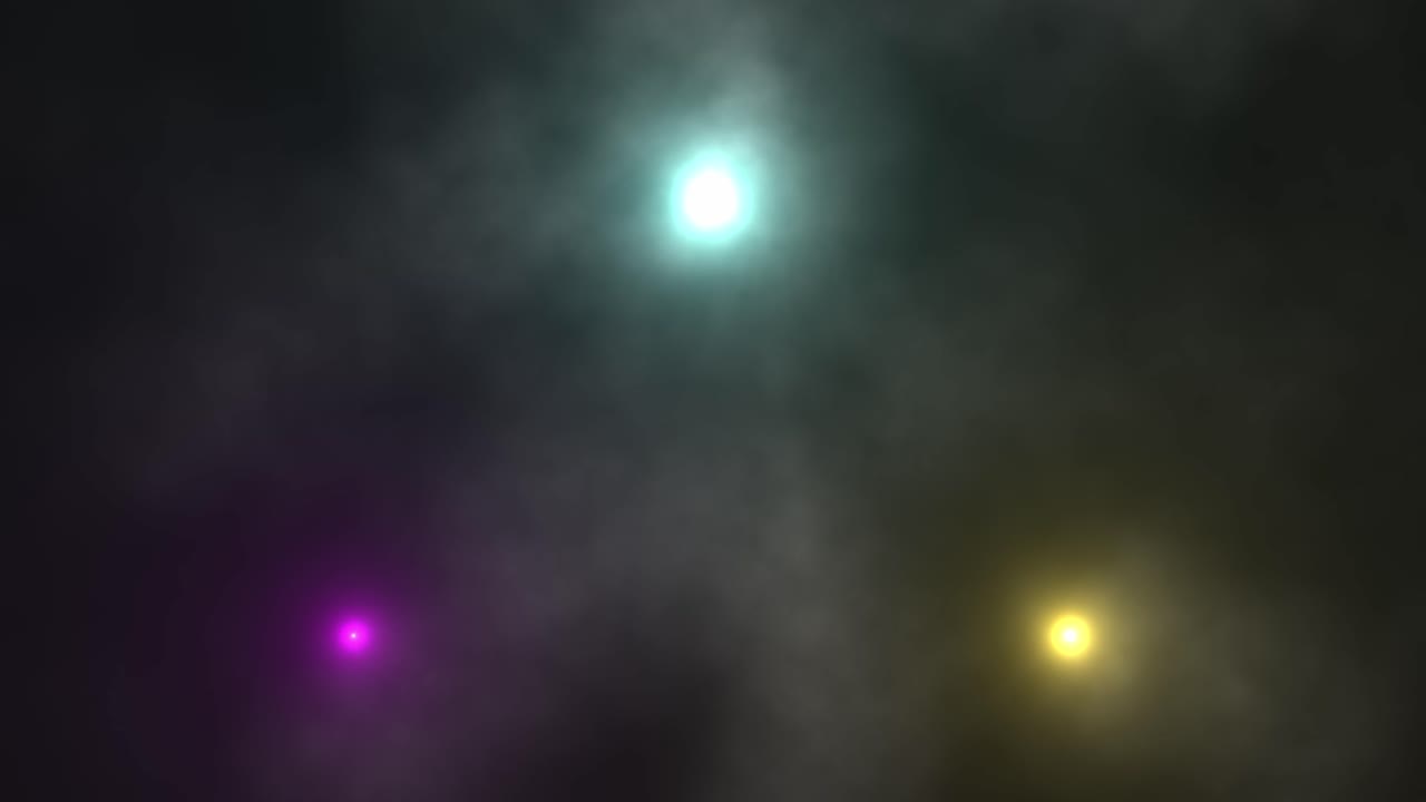 Sfondo astratto con tre luci colorate - blu, giallo e viola - circondate da fumo bianco e leggero su uno sfondo scuro.