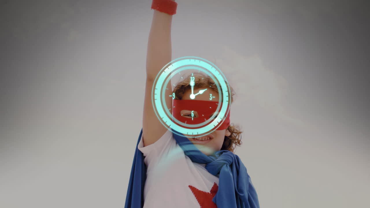 파란 슈퍼히어로 케이프를 입은 행복한 소년 위에 빠르게 움직이는 시계의 애니메이션