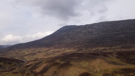 Travelling-Track-of-Schiehallion-Munro,-Scottish-Highlands