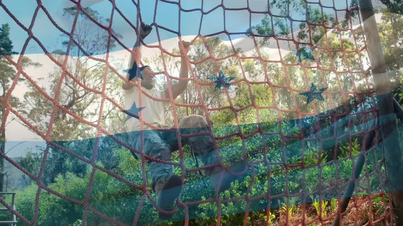 장애물 경주 훈련 중 아프리카계 미국인 남성 위에 있는 온두라스  ⁇ 발의 애니메이션