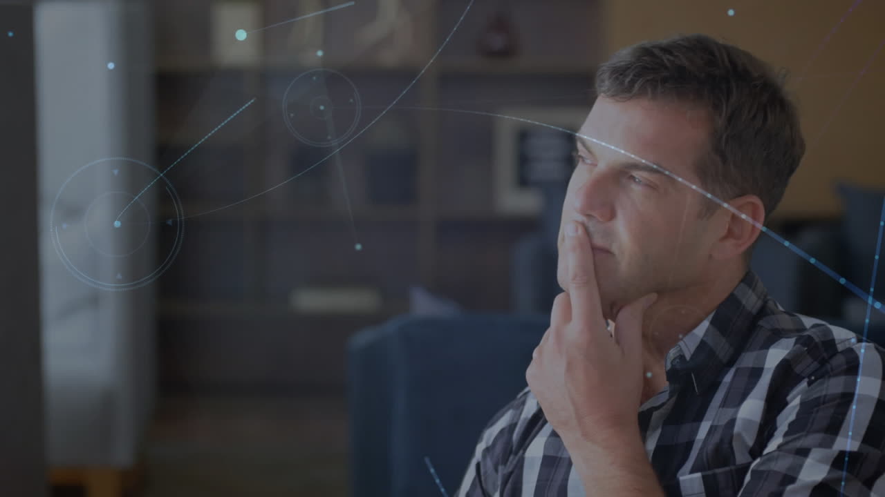 animación de la red de conexiones y punto de luz contra el hombre caucásico pensativo en casa