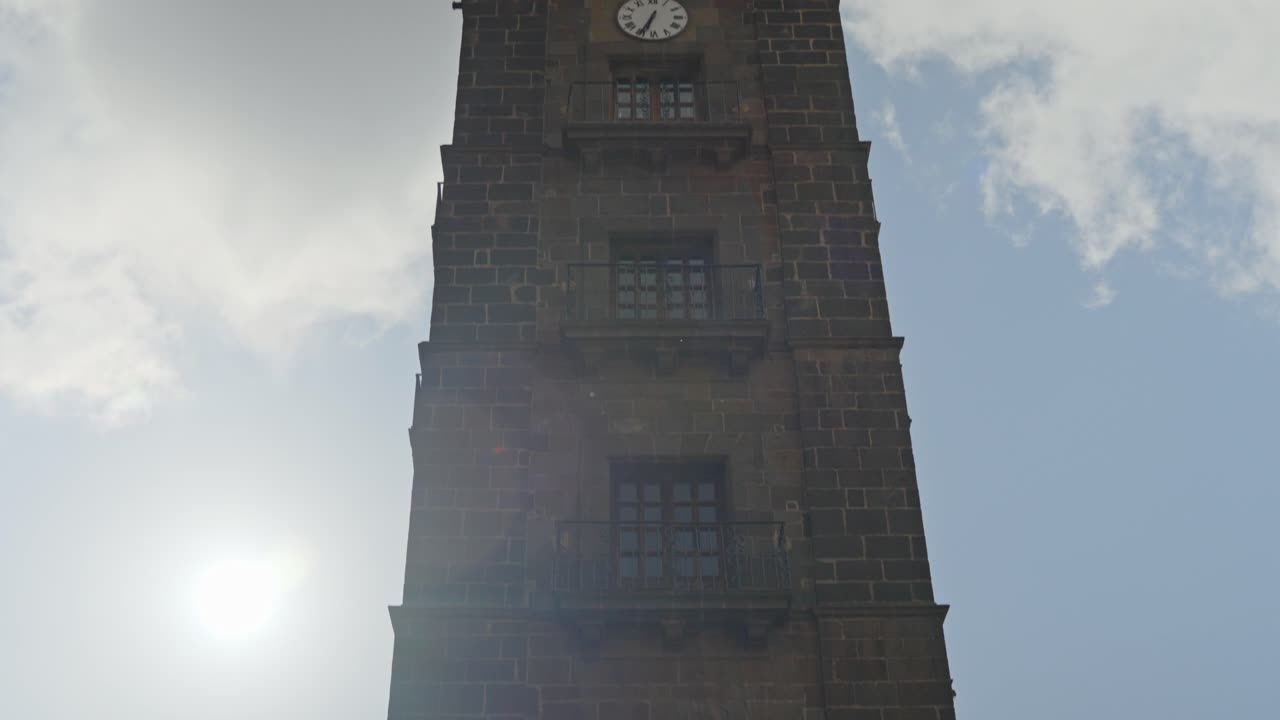 iglesia de la concepción iglesia católica romana en madrid españa, mano inclinada disparada hacia el suelo