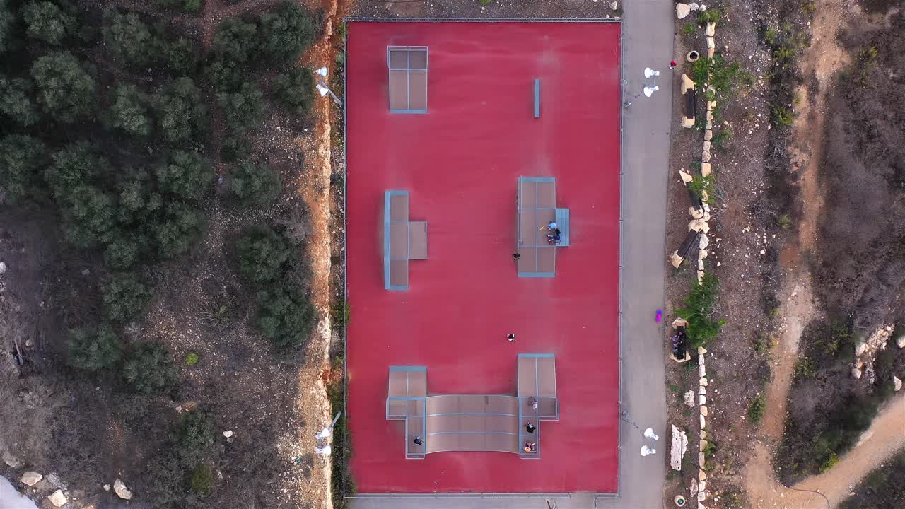 vista aérea de un parque de patinaje