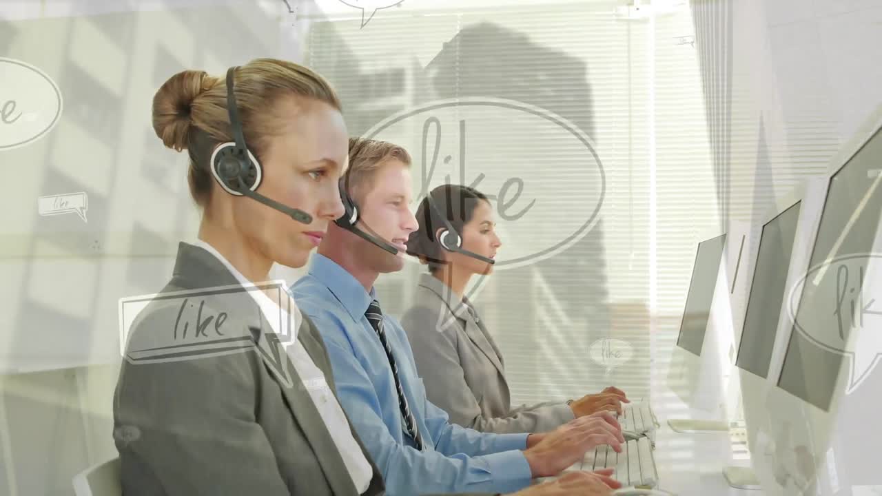 휴대폰 헤드 ⁇ 을 착용한 사람들 위에 소셜 미디어 아이콘의 애니메이션