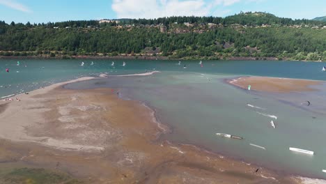 Hood-River-Kiteboarding-In-Der-Columbia-River-Gorge-Kiteboarding-Hood-River-Oregon