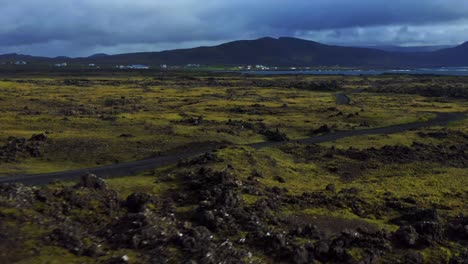 Felsiges-Gelände-Der-Hopsnes-halbinsel-In-Grindavik,-Südwestisland