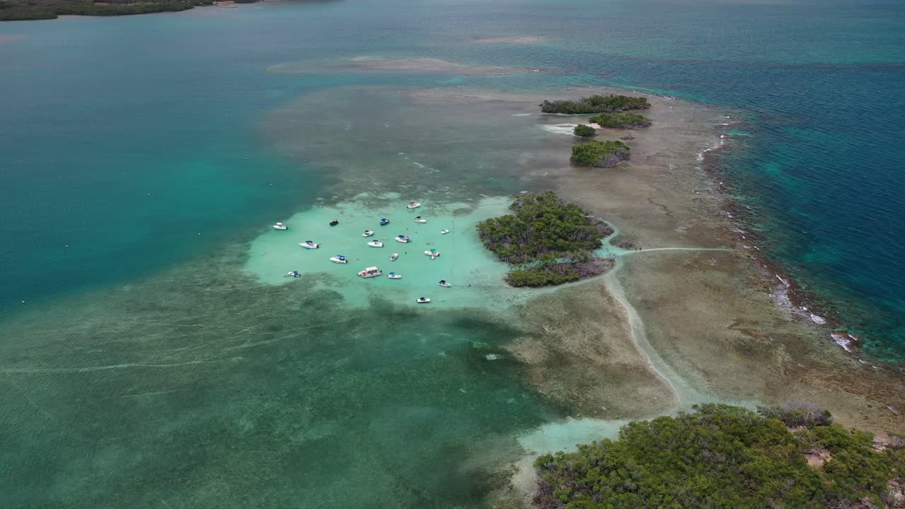 piscina en el océano aéreo cayo mata la gata en lajas, puerto rico