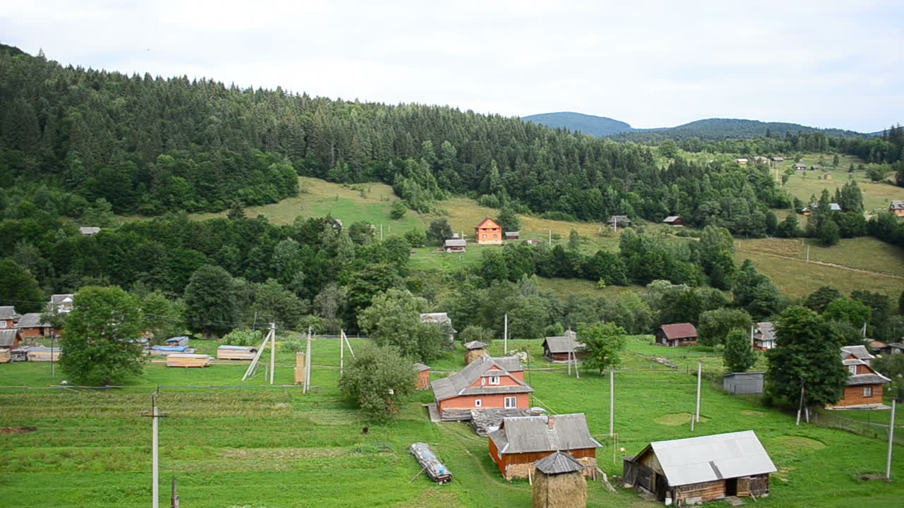 Sesja zdjęciowa latem. Krajobraz górski.