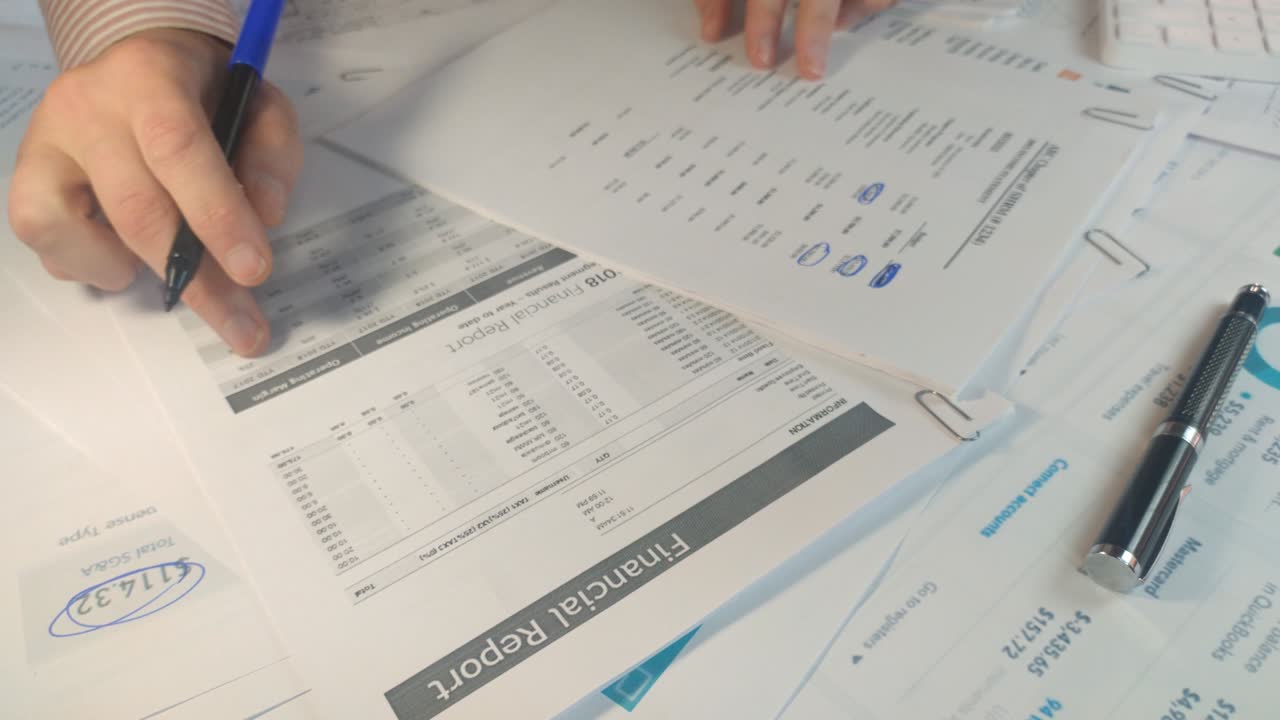 비즈니스 컨셉, 클로즈업 재무 보고서