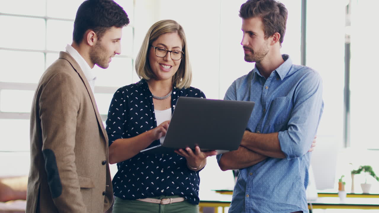 entrar en contacto con nuevas ideas como equipo