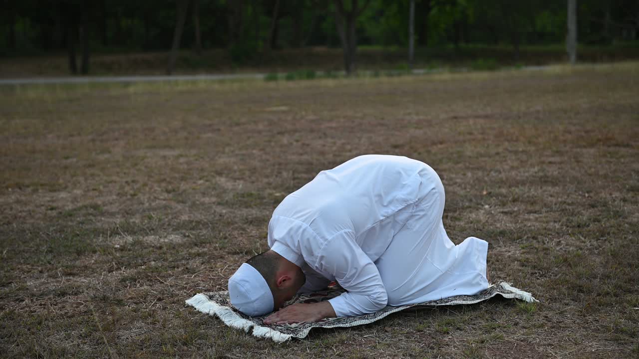 젊은 아시아 무슬림