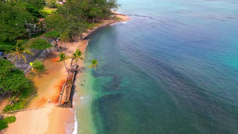 Océano-Turquesa-En-La-Isla-De-Oahu,-Hawaii---Toma-Aérea-De-Drones