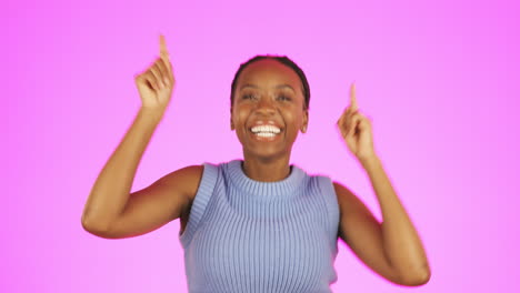 Happy-black-woman,-dancing