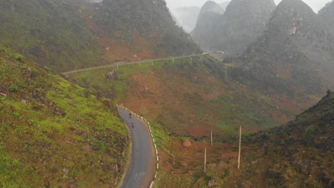 Famous-Ma-pi-leng-pass-at-ha-giang-loop-Vietnam,-aerial