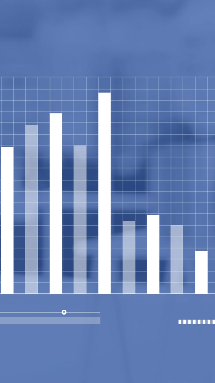 Animazione di elaborazione dati e diagrammi su un ufficio vuoto.