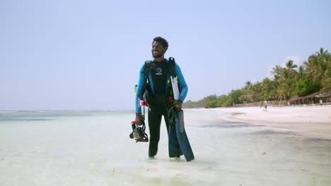 Portrait-Of-Scuba-Diver-Smiling-After-Successful-Underwater-Operation