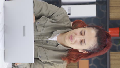 Vertical-video-of-Business-woman-defining-job-is-happy-and-peaceful.