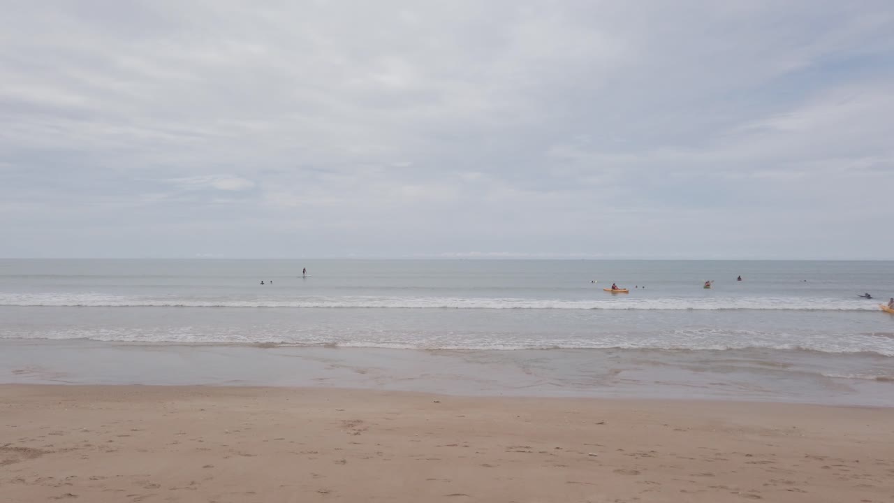 playa mar arena y cielo