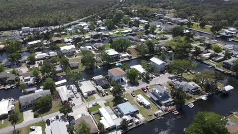 weeki wachee gardens, una comunidad costera bañada por el sol en la costa del golfo de florida