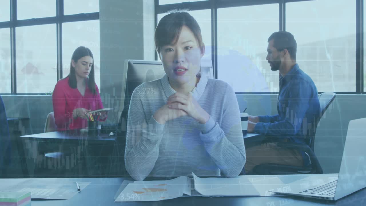 사무실에서 다양한 비즈니스 사람들에 대한 데이터 처리의 애니메이션