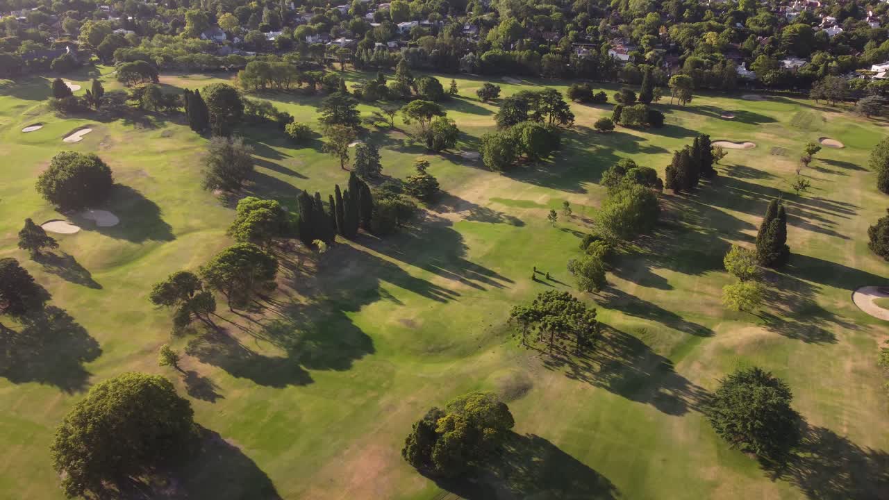 아르헨티나 부에노스아이레스의 산 이시드로 골프의 조키 클럽의  ⁇ 트 다운  ⁇