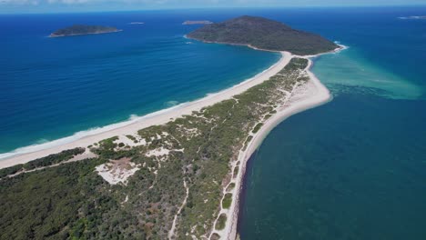 Monte-Yacaaba---Gran-Playa-De-Sirenas-Y-Playa-De-Wanderrebah-En-Nueva-Gales-Del-Sur,-Australia