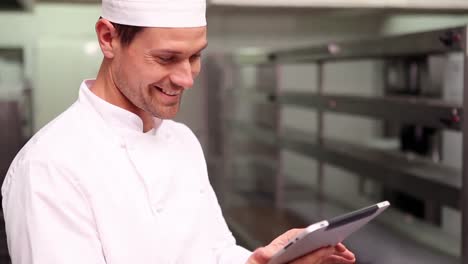 Chef-using-a-tablet-computer-