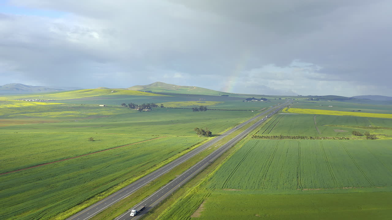 모든 폭풍에는 무지개가 있어야 합니다.