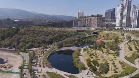 Aerial-View-of-a-beautiful-lake-in-Santa-fe-Mexico,-near-la-mexicana