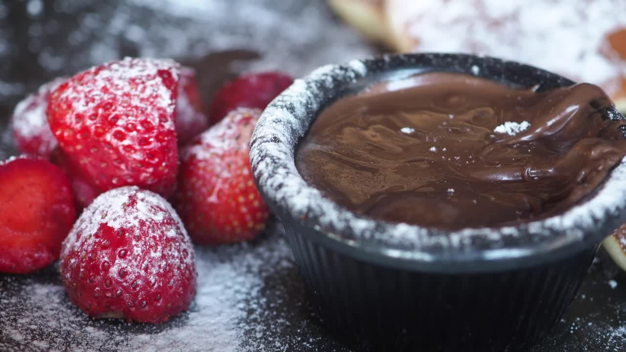 Strawberries with Chocolate Dip