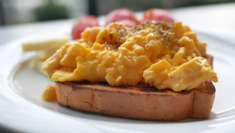 breakfast toast with scrambled eggs