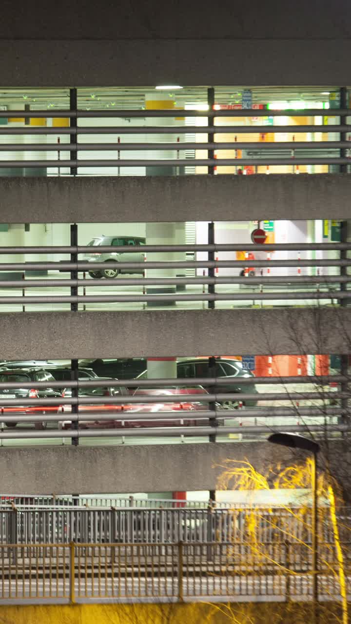 주차장 에 있는 자동차