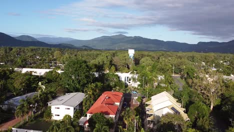 antena - tejados de casas de lujo enclavadas en bosques tropicales