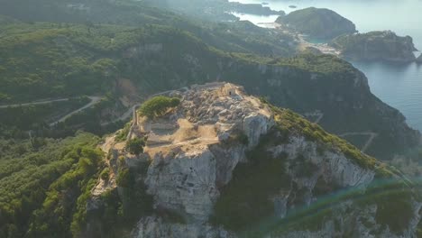 Fuerte-Angelokastro-Y-Vistas-Impresionantes-De-La-Costa-Jónica-De-Corfú-Orbital-De-Drones