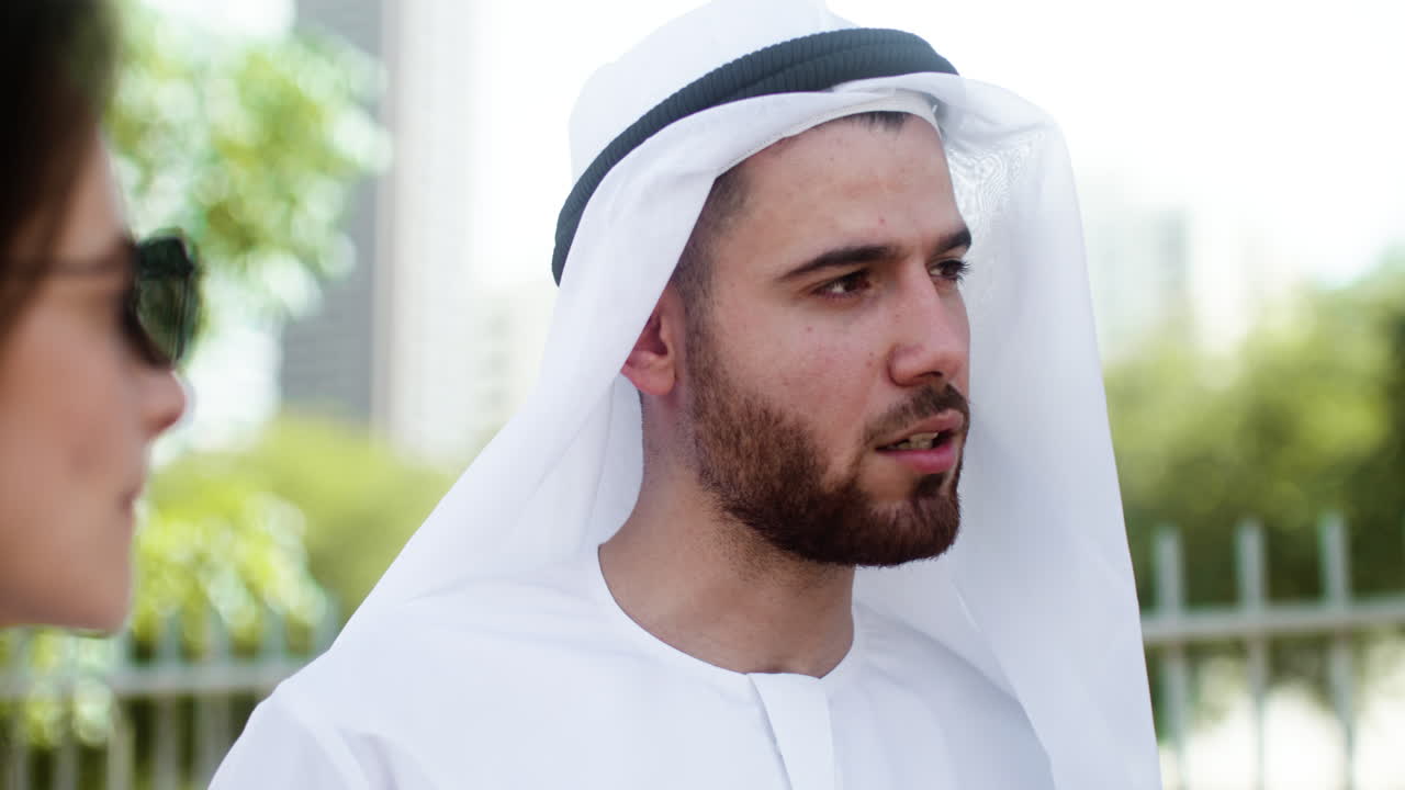 거리에서 사업 대화