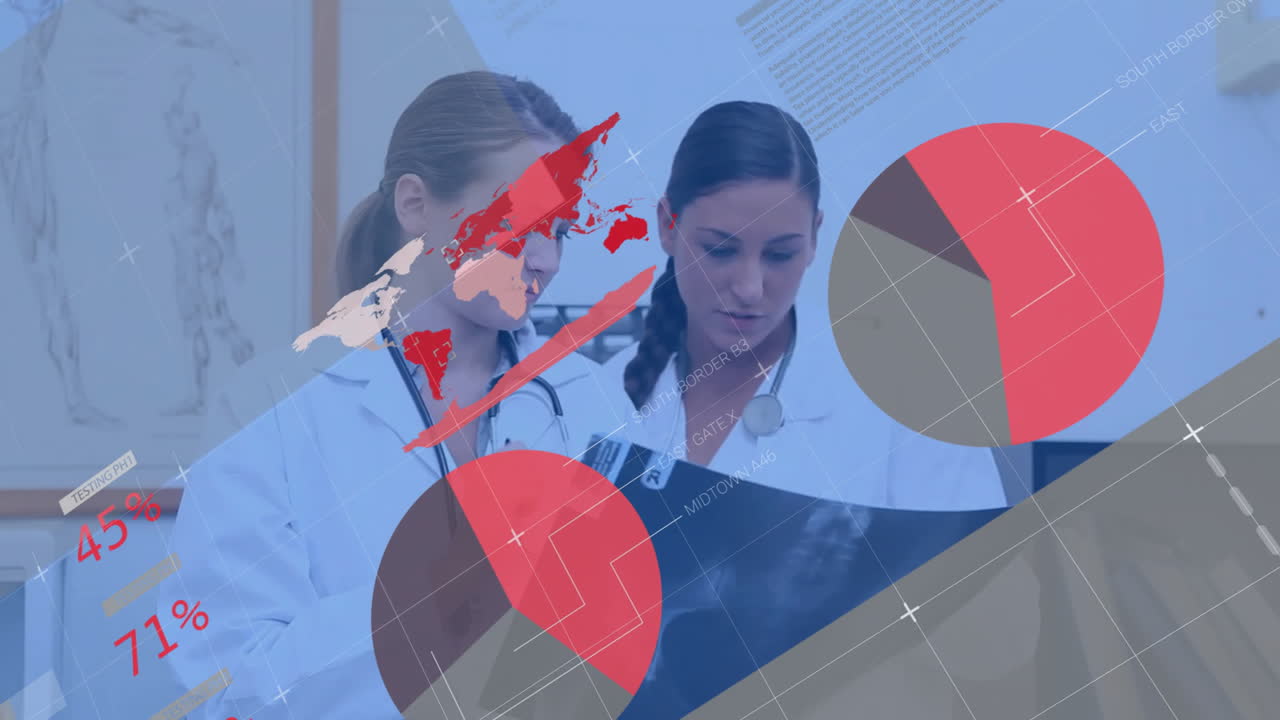 animación de la interfaz infográfica sobre diversas mujeres médicas que examinan los informes de rayos x de los pacientes