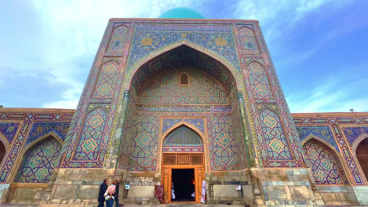 The ornate Sher-Dor Madrasah in Samarkand, Uzbekistan