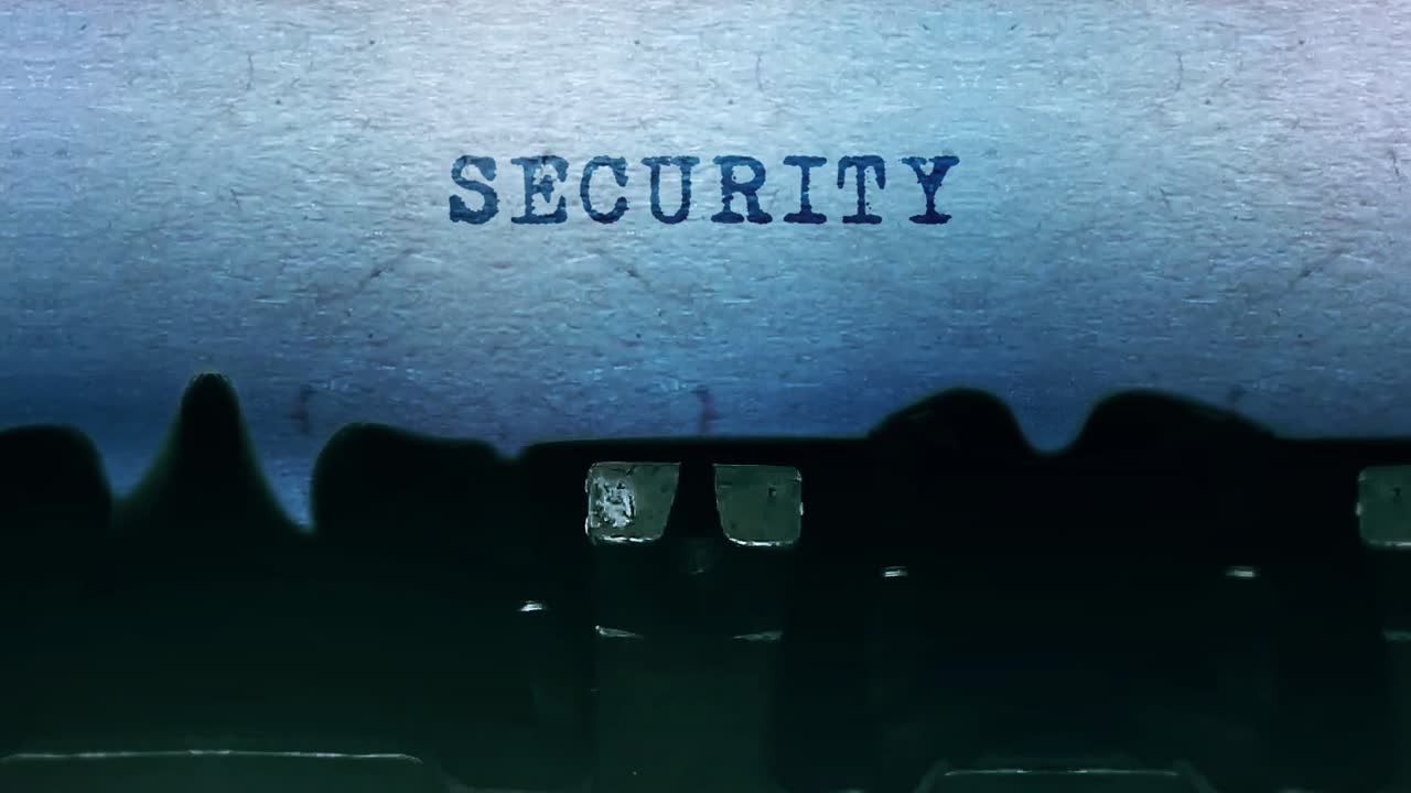 seguridad mecanografiada en una vieja máquina de escribir