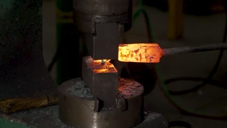 Blacksmith-Metal-Forging-In-120fps-Slow-Motion