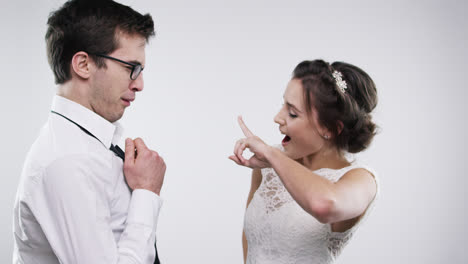 novia y novio bailando divertida cámara lenta serie de cabina de fotos de boda