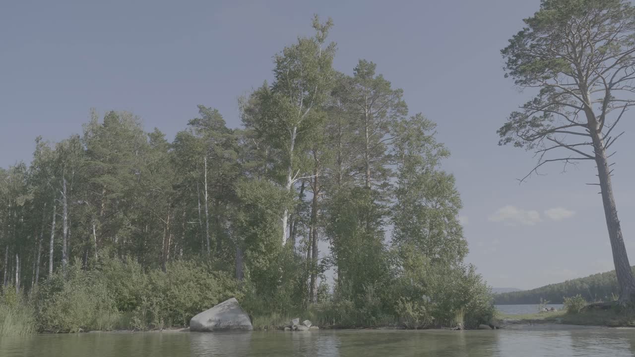 경치 좋은 호수 숲 풍경