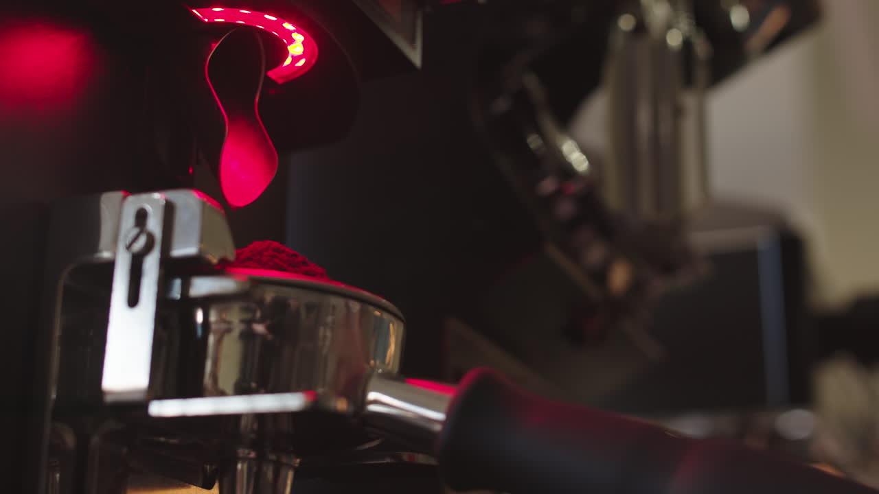 Coffee Machine Grounding Coffee Beans