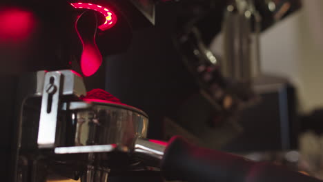 coffee machine grounding coffee beans