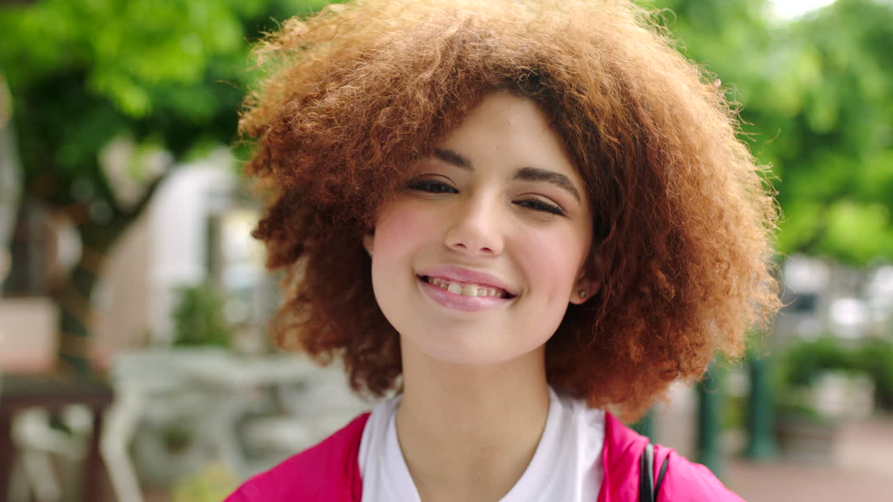 retrato de una hermosa y atractiva estilosa