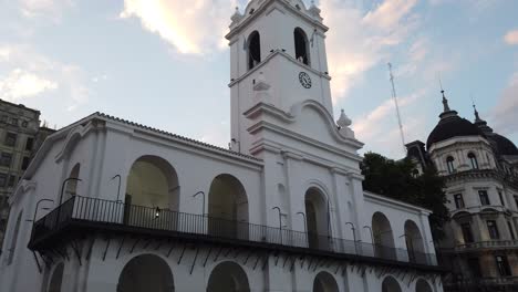 Cabildo-De-La-Ciudad-De-Buenos-Aires-Edificio-De-La-Casa-De-Gobierno-De-La-época-Colonial-En-El-Horizonte-Y-Punto-De-Referencia-De-Argentina