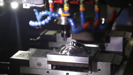 máquina de fresado cnc para el trabajo de metales.